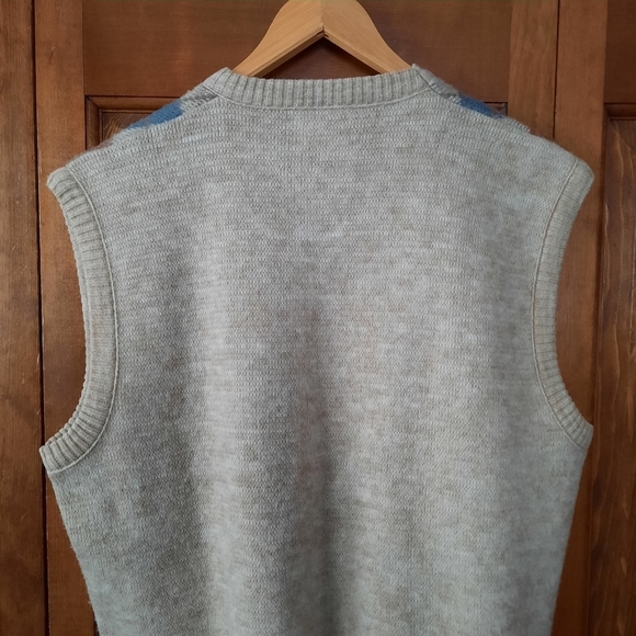Vintage Le Tigre Grandpa style tan v-neck argyle knit sweater vest size large - Picture 9 of 11